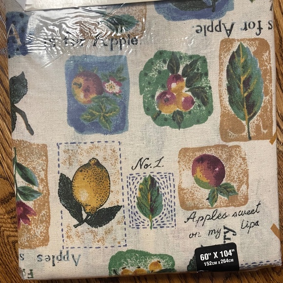 NTW🩷Selections-Field of Fruit Cotton Easy Care Tablecloth--60 x 104 inches - Picture 4 of 5